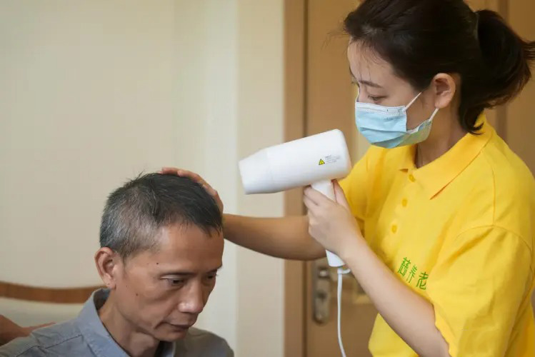 照护老人|病人陪护、手术陪护、医院陪诊陪护可陪护自理半自理不自理老人